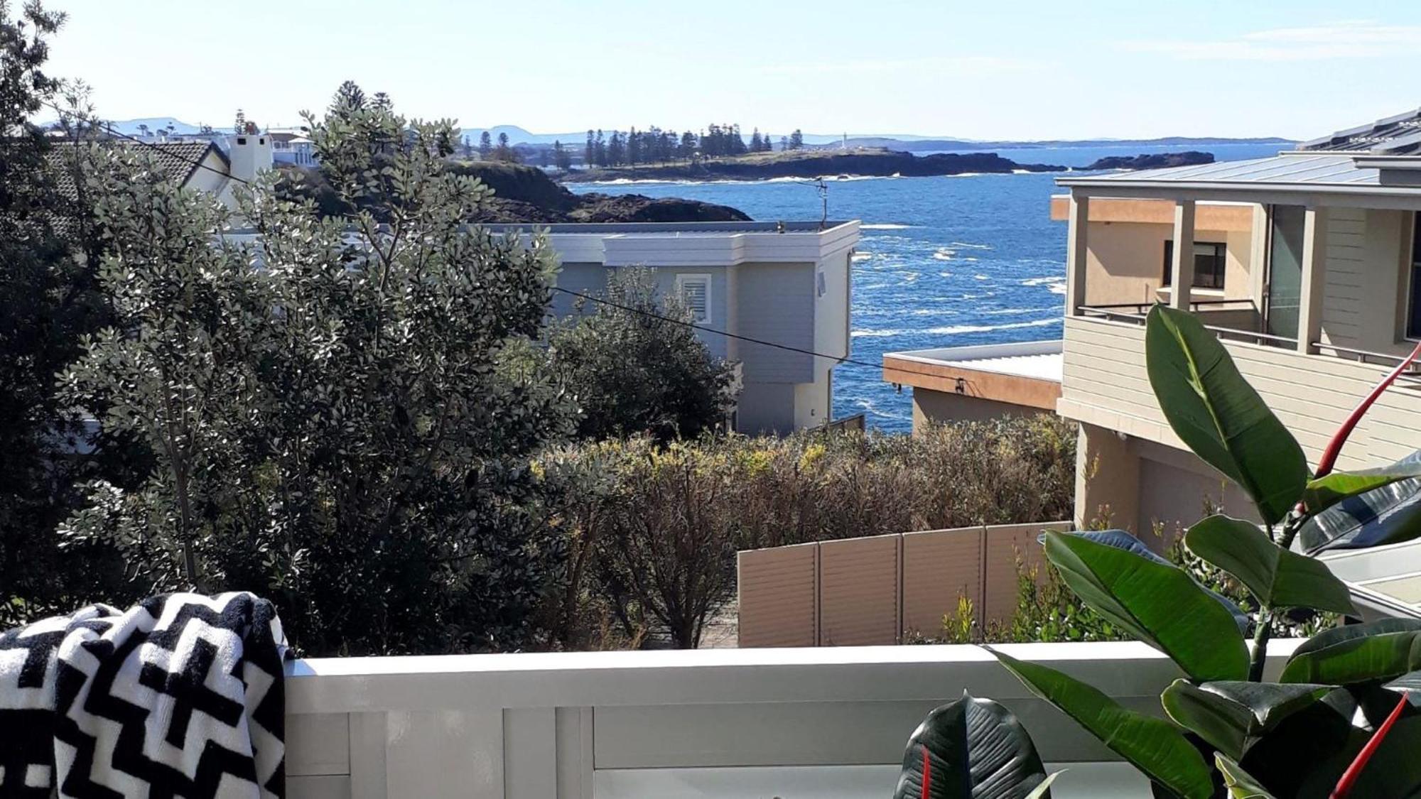 Shutters By The Sea Kiama-Sea Views-Waterfront-Private On Coastal Walk Кіама Екстер'єр фото